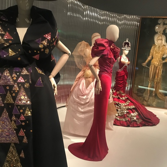 Meet your Posher, Sarah - Picture 1 of 1